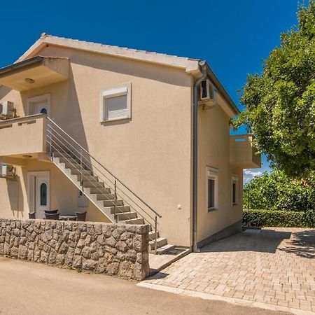 Cozy Apartment In Malinska Dubasnica With Wifi Екстериор снимка