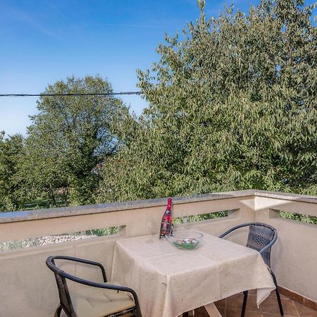 Cozy Apartment In Malinska Dubasnica With Wifi Екстериор снимка