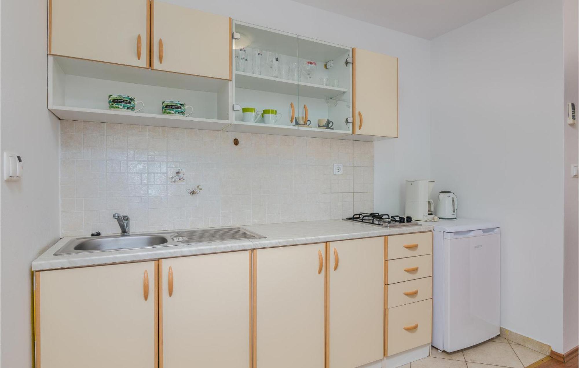 Cozy Apartment In Malinska Dubasnica With Wifi Екстериор снимка